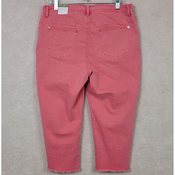 Chico's NEW Women's Size 10 Coral Perfect Girlfriend Slim Capri Fray Hem Jeans - Picture 3 of 15